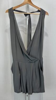 EMERSON THORPE Silk Shorts Romper Sleeveless Halter V Neck Open Back Gray Size M